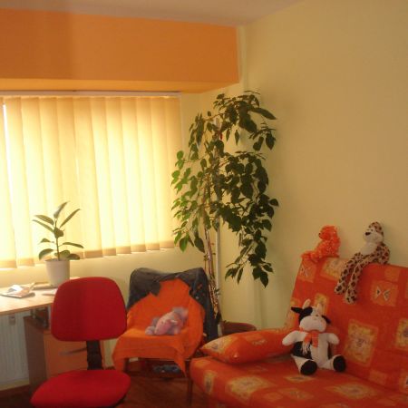 dormitorul mic(tot eu,cea cu livingul)